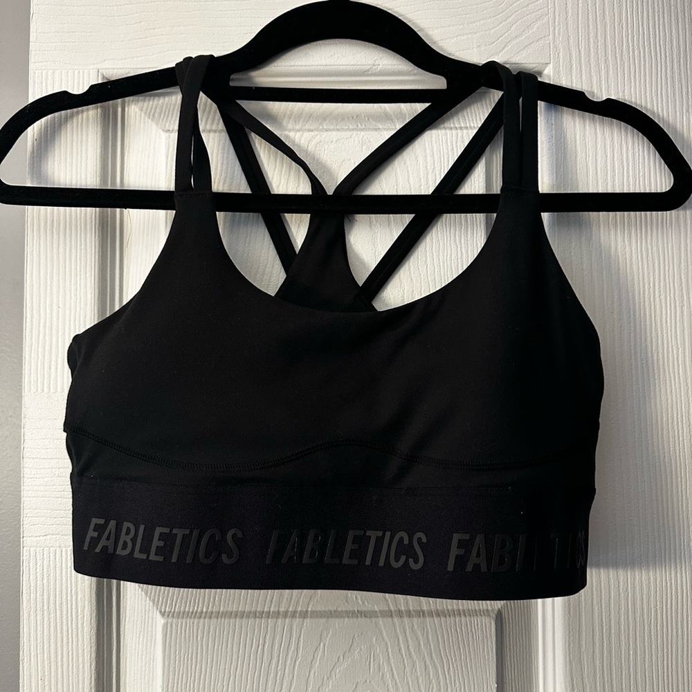 Fabletics sports bra in black. Small.